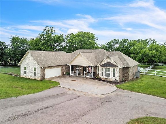 2nd image of 20486 Cypress Way