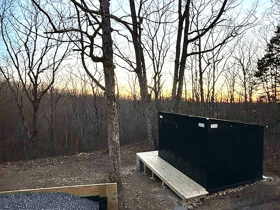 3rd image of 637 Riverview Rd