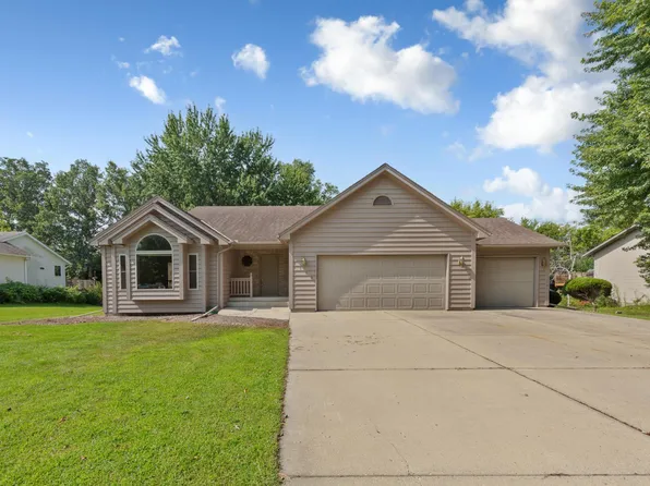 1160 Greenleaf Rd, Owatonna, MN 55060