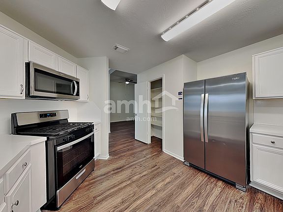 3rd image of 2114 English Green Way