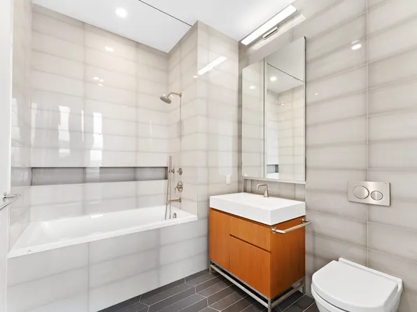 347 Henry Street image 17 of 25