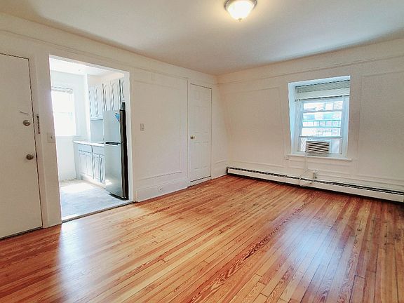 2nd image of 63 Prospect St APT 3