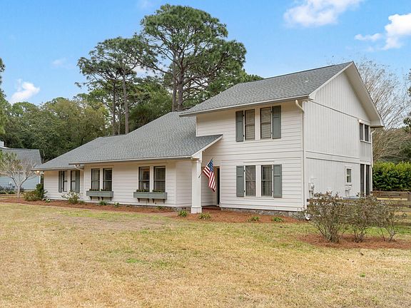 2nd image of 1642 Oakmont Cir