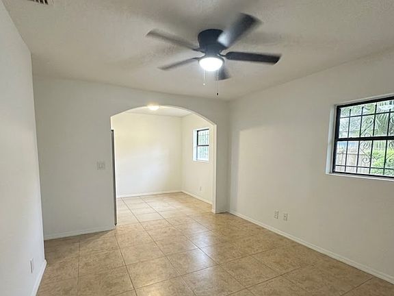 3rd image of 5016 Manduria St