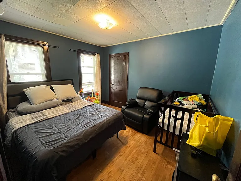2214 W 5th St — Photo 13