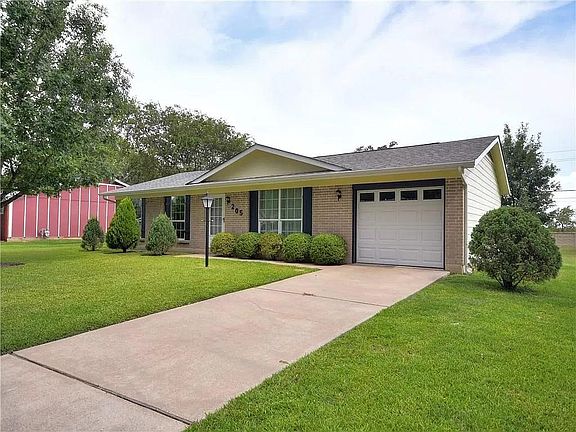 4th image of 205 Ameswood Dr