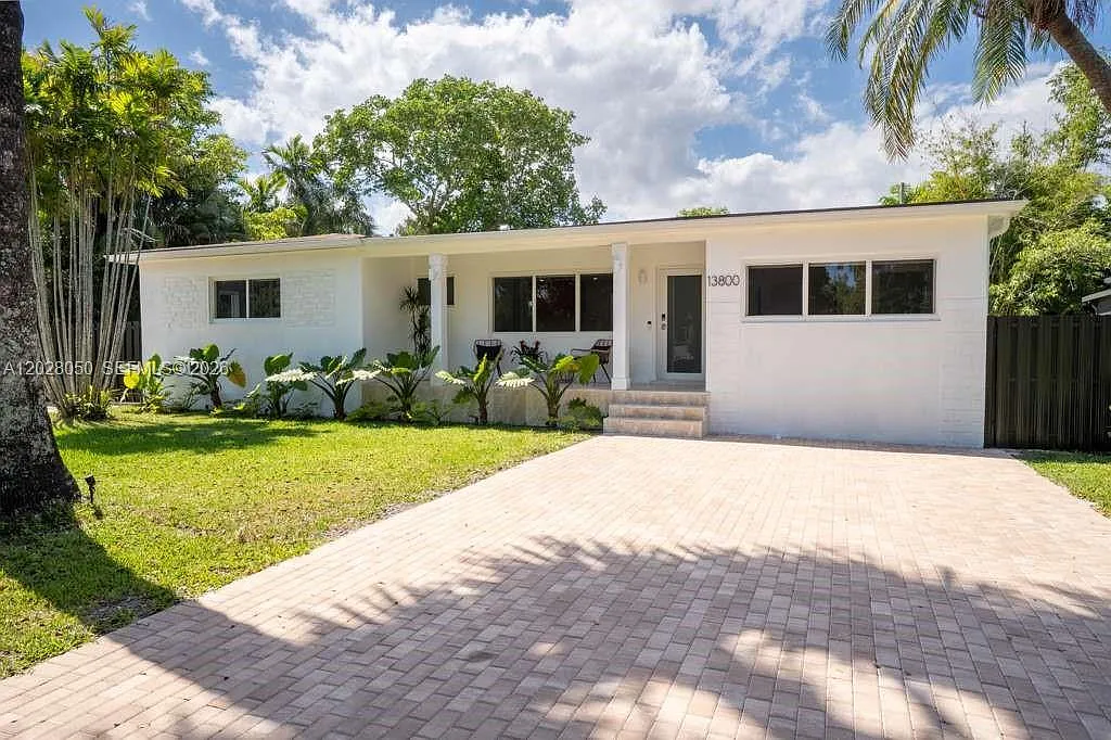 Biscayne Gardens Sec H Pa — Photo 1