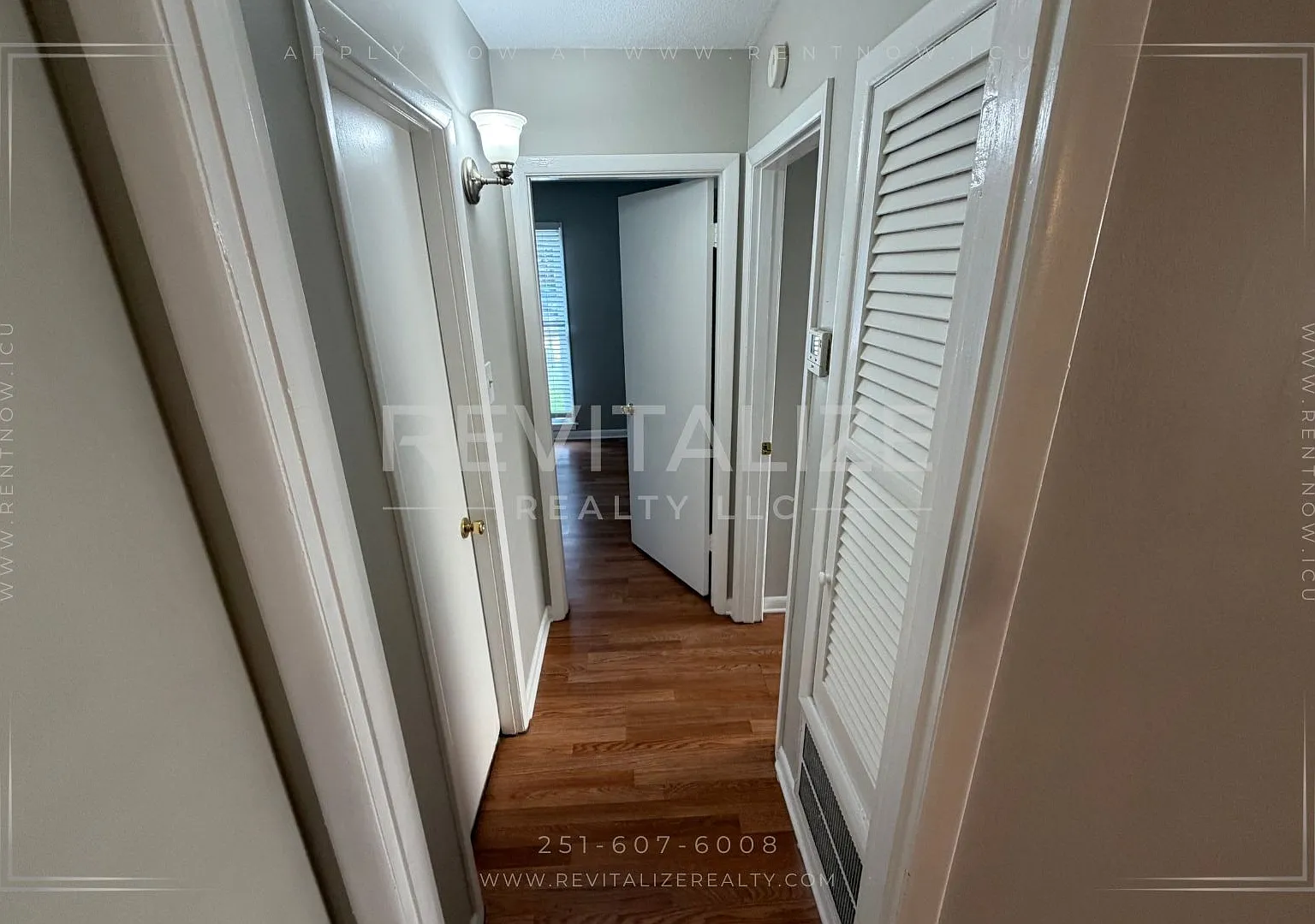 Charming 2 bedroom, 1.5 bathroom Apartment in Midtown! — Photo 1