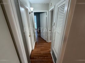 1504 Dauphin St, Mobile, AL