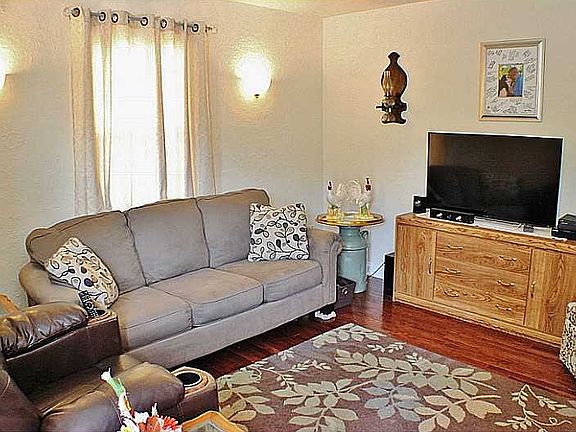 3rd image of 8412 Chesapeake Blvd