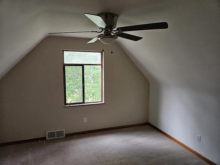 Upstairs bedroom 3