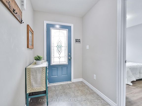 3rd image of 91 Lucy Ln