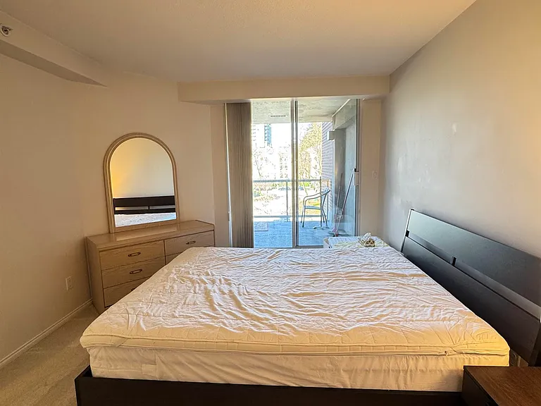 5615 Hampton Pl #402 — Photo 3