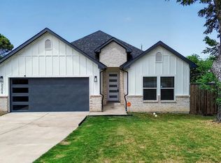 3208 NW 31st St, Fort Worth, TX 76106