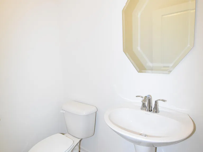 2945 Showplace Dr — Photo 23