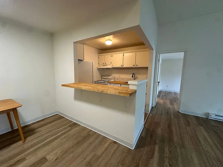 University Park Apartments near Cornell University — Photo 184