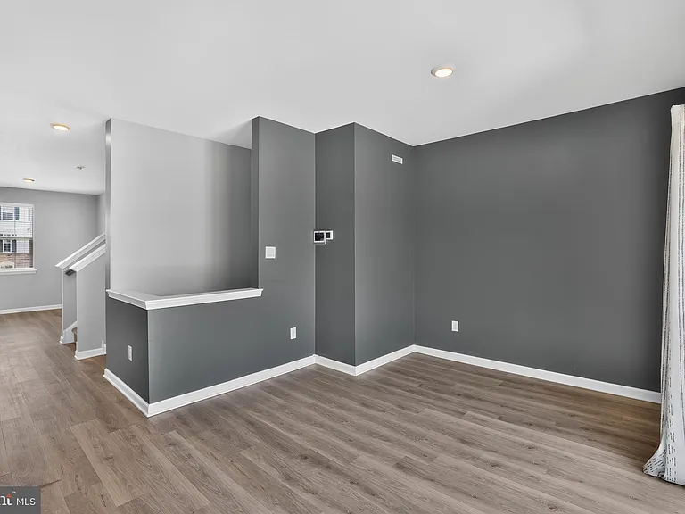 491 N Palace Dr — Photo 12