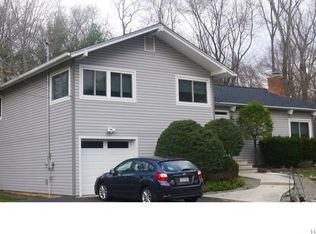 4 Skye Pl, Chestnut Ridge, NY 10977