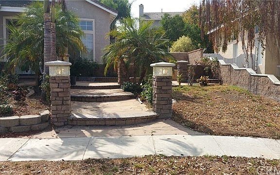 2nd image of 1370 Nandina Ct