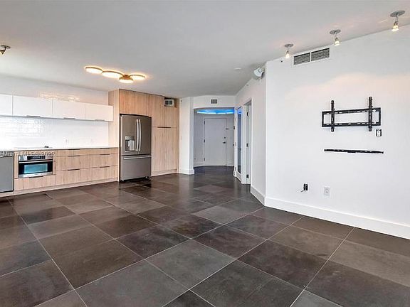 3rd image of 1330 West Ave APT 3401