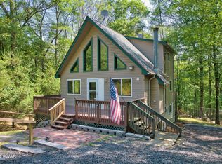 119 Fairview Dr, Dingmans Ferry, PA 18328