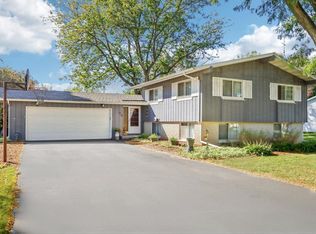216 Woodland Ct, Lake Mills, WI 53551