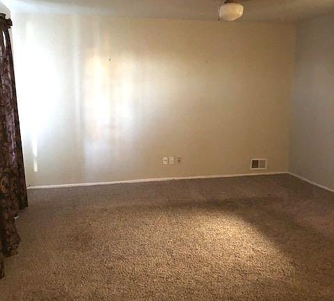 3rd image of 4400 Versailles Dr