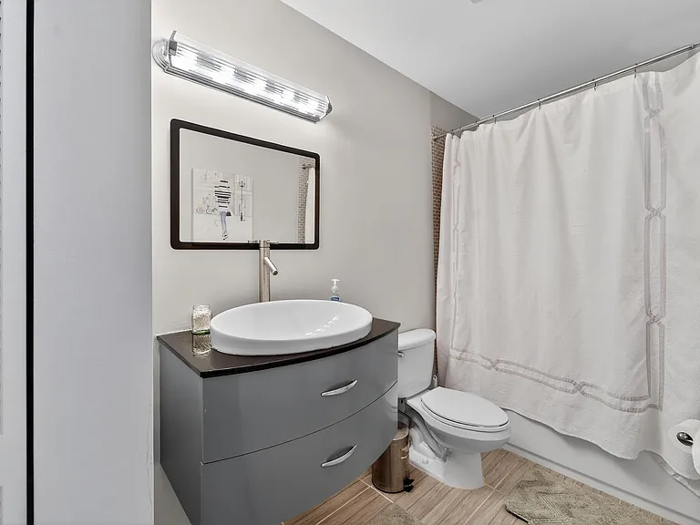 141 E Riverside Dr #10D — Photo 23