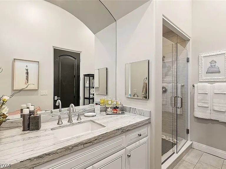 18 Castle Oaks Ct — Photo 63
