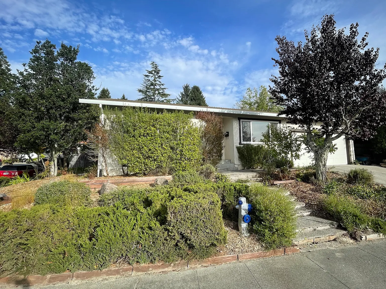 4 bed, 1600 sqft, $4,500 — Photo 2