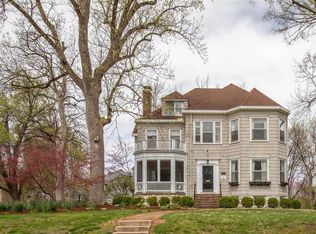 653 Tuxedo Blvd, Saint Louis, MO