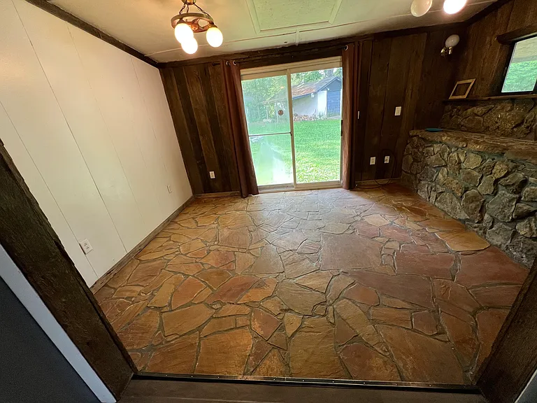 145 Lee Dr — Photo 4