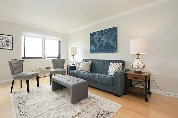 1816 New Hampshire Ave NW #2-707 — Photo 2