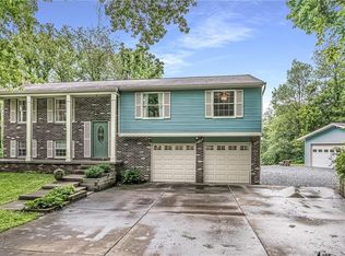 121 Amber Ln, Valencia, PA 16059