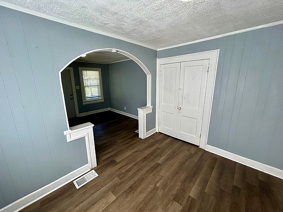 5th image of 2909 Brookside Ave
