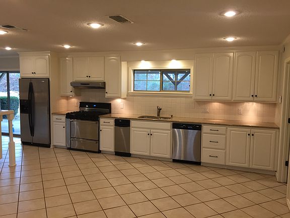 3rd image of 423 County Road 3326