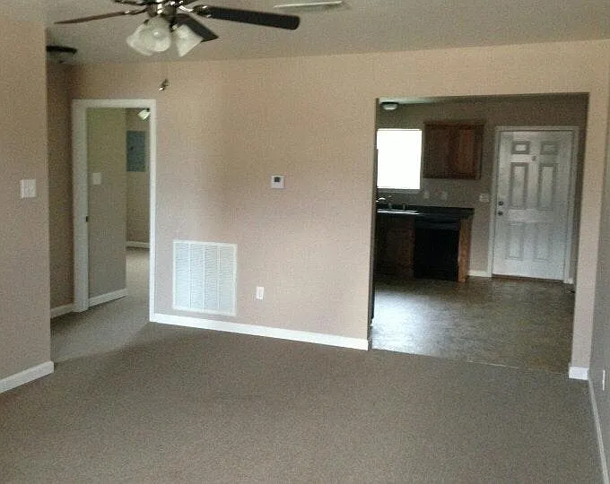 2 bed, 1025 sqft, $800 — Photo 3