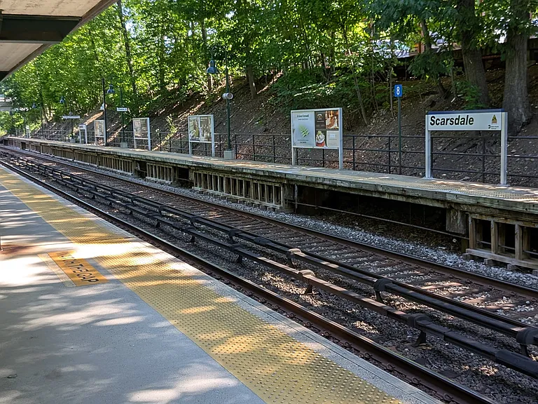 Scarsdale Metro North train station