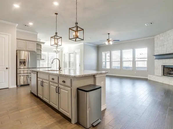 240 Old Wichita Trl, Saginaw, TX 76131