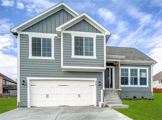 314 Eagle Glen Dr, Raymore, MO 64083