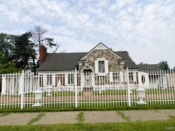 450 W Grixdale, Detroit, MI 48203