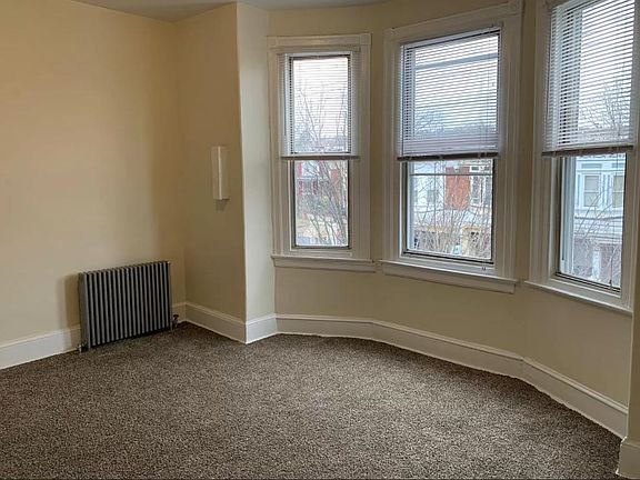 3rd image of 6028 Lansdowne Ave Floor 3
