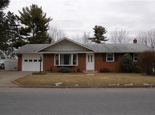 1309 Overlook Rd, Whitehall, PA 18052