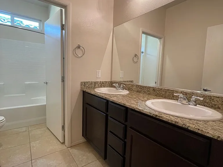 2124 Del Aqua Ave — Photo 27