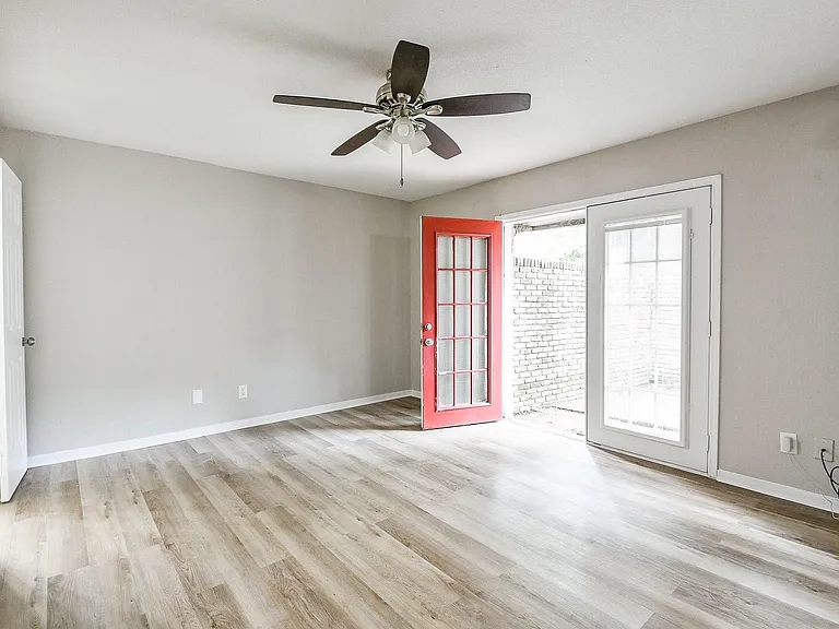 2585 Marilee Ln #3 — Photo 13