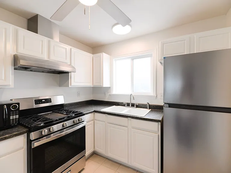 34036 Amber Lantern St — Photo 3