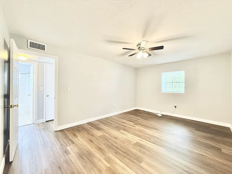 1712 Belleair Forest Dr #D — Photo 17