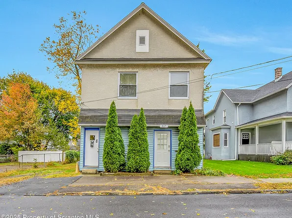 807 Columbus Ave, Blakely, PA 18447