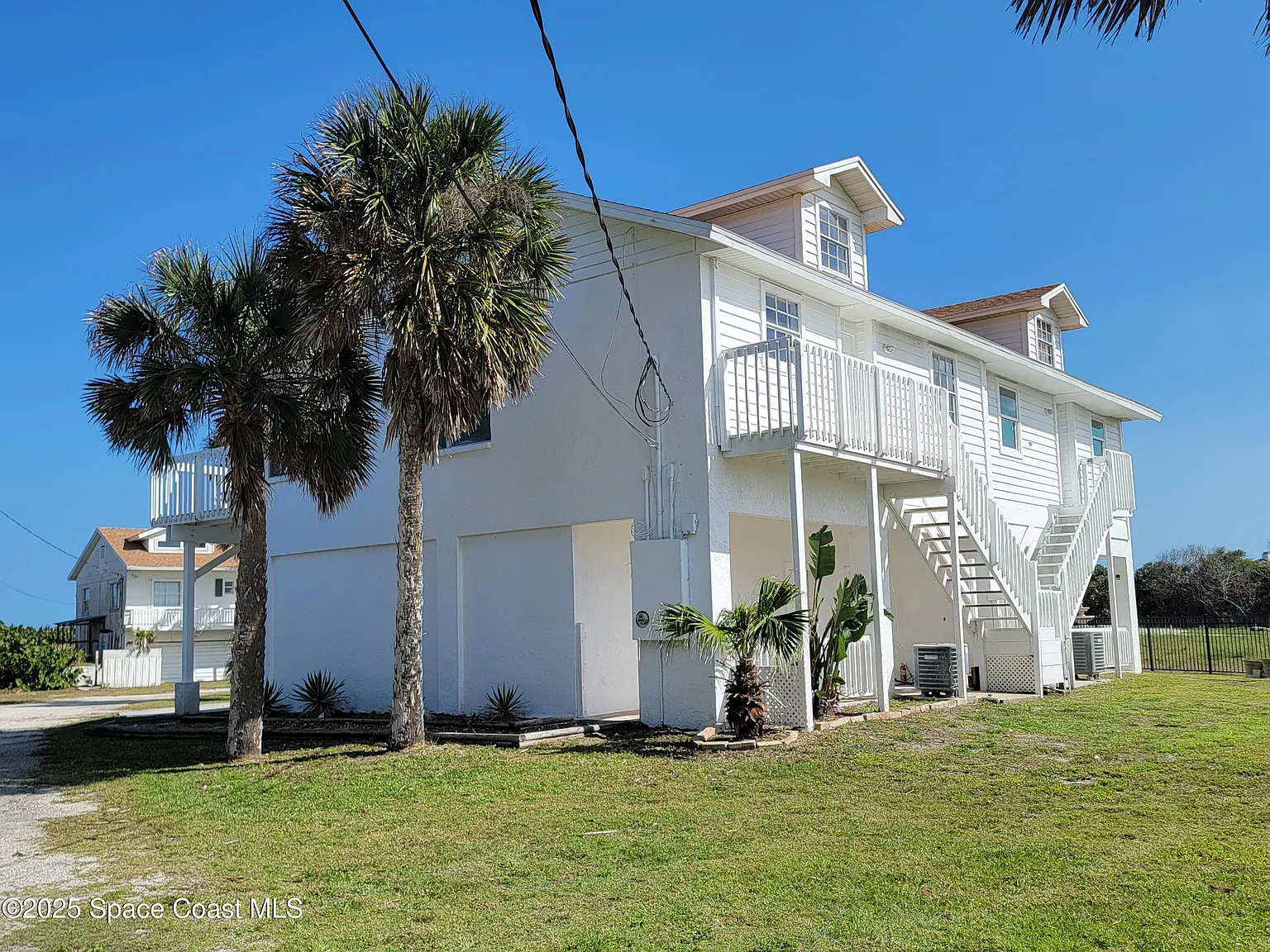2 bed, 2.0 bath, 1688 sqft, $4,000 — Photo 2