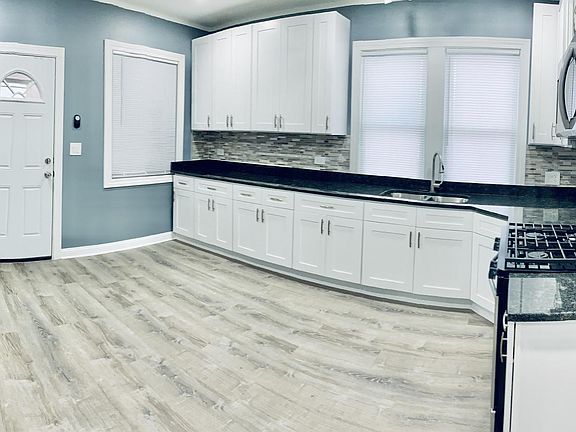 5th image of 5921 S Fairfield Ave Floor 2